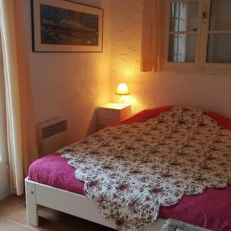 Mas Avec 3 Chambres, Jardin, Piscine, Tennis Et Proche A - Fr-1-100-152 *